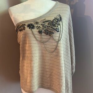 Cute off the shoulder top!